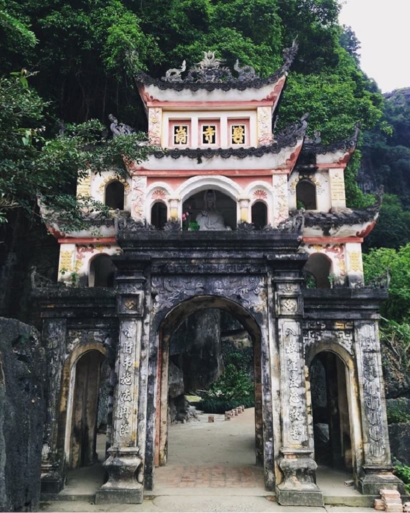 Bich-dong-pagoda-gate