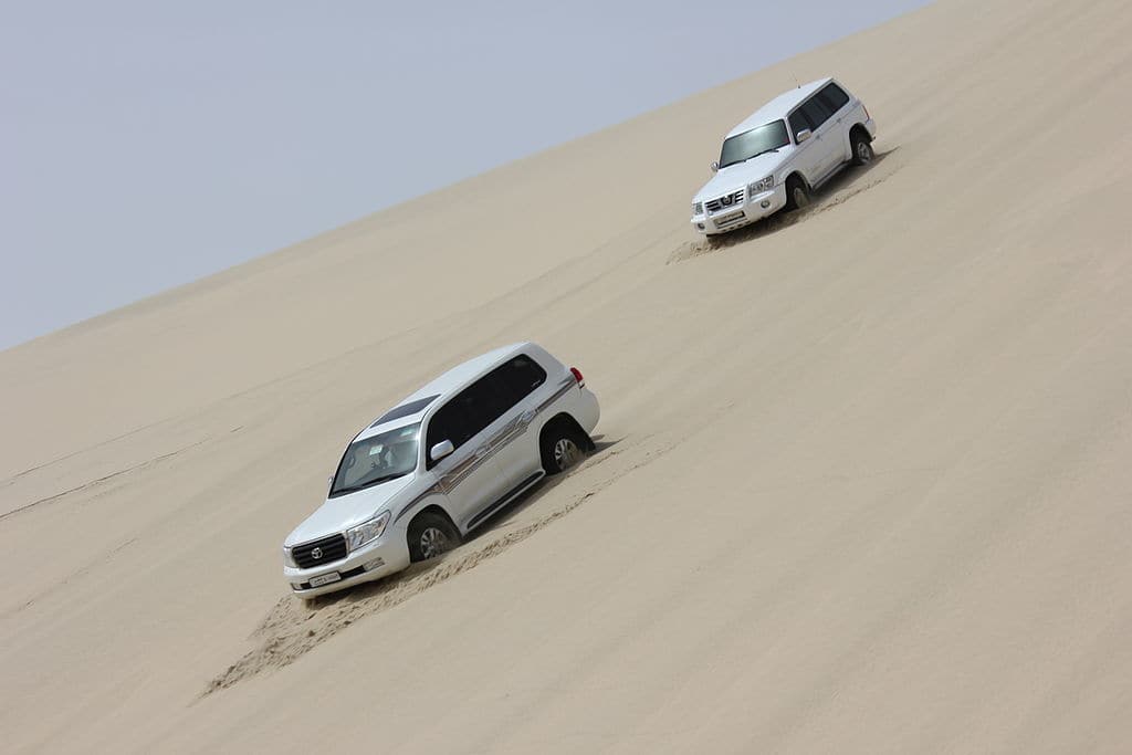 dune bashing 4x4 in sand desert qatar