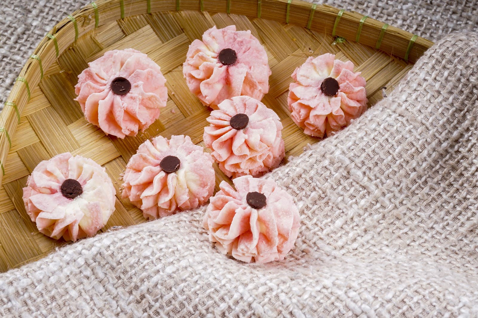 kuih raya semperit susu