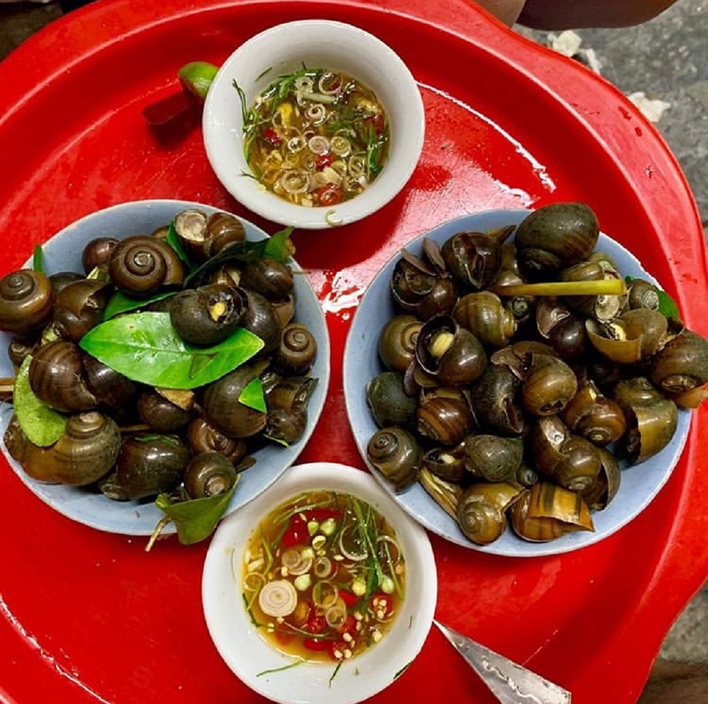 Ninh-Binh-locals-food-snails