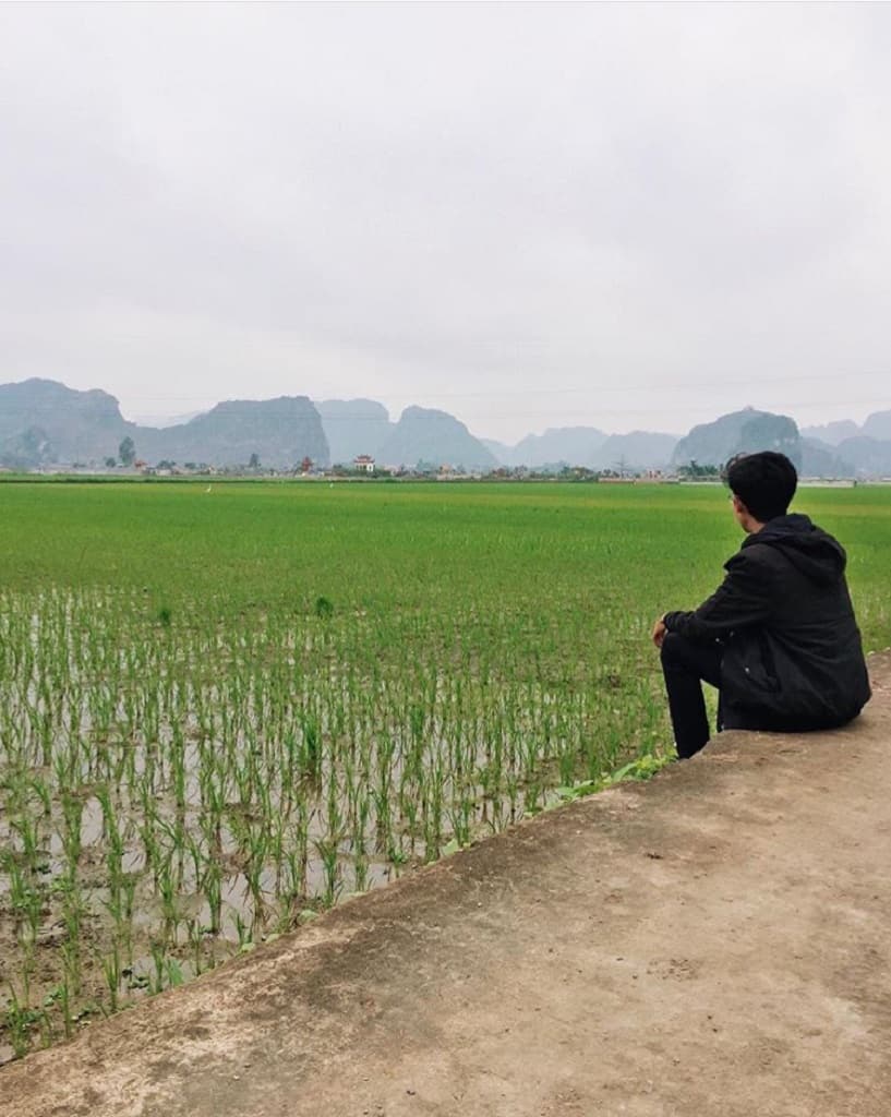 Ninh-Binh-surrounding-mountains