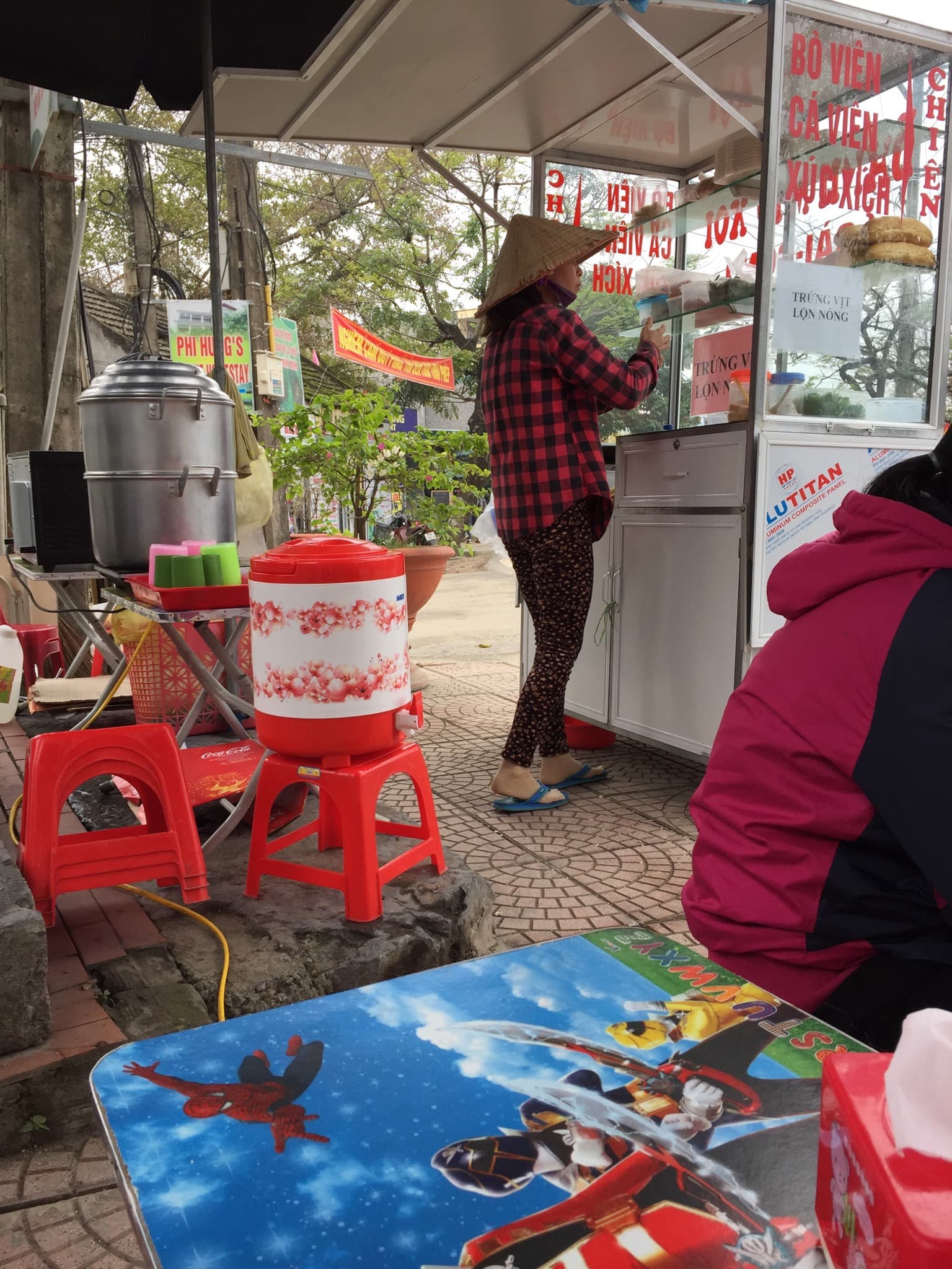 Ninh-binh-street-food-stall