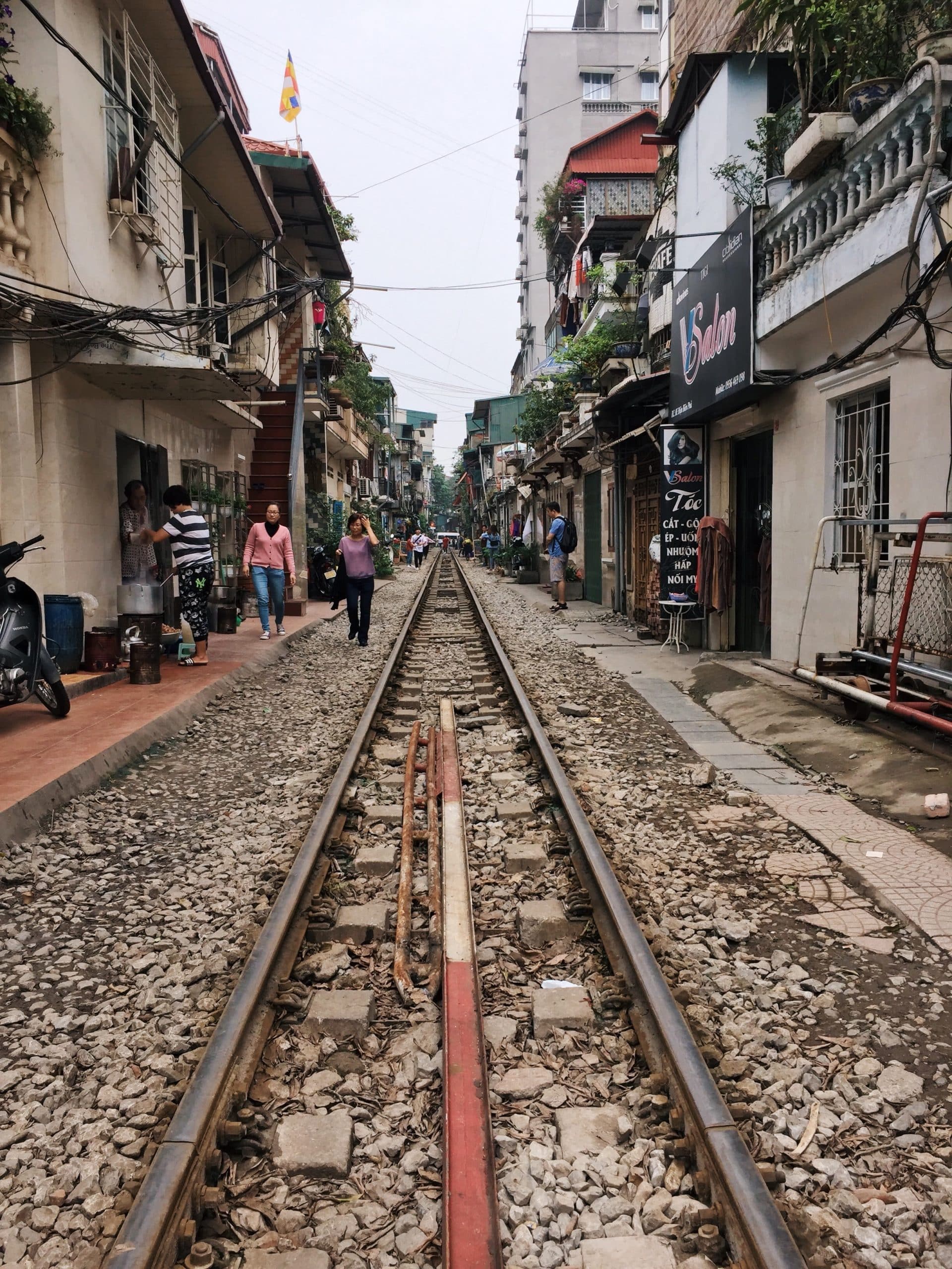 Train-railway-hanoi