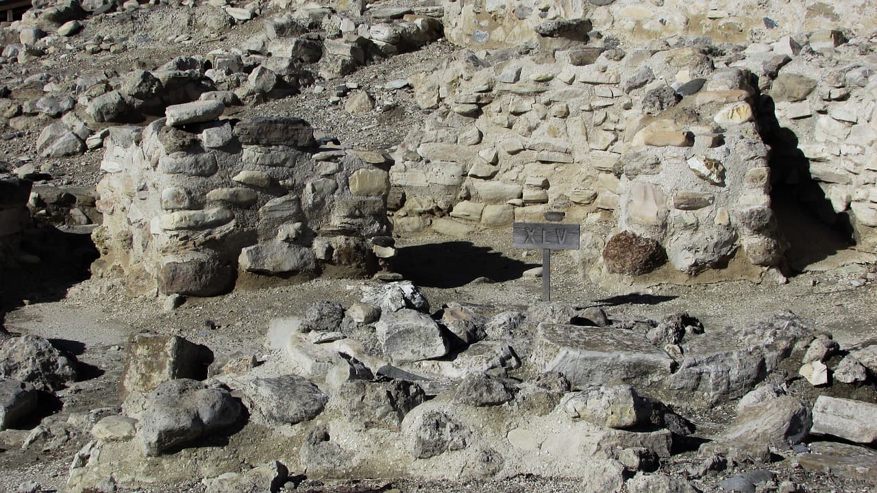 cyprus-Choirokoitia-ruins