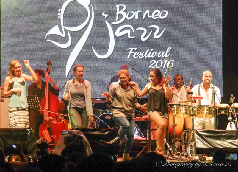 Audience invited to dance with the Cuba + Germany band