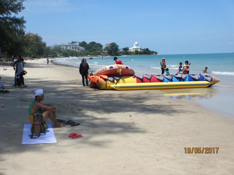 Pantai Teluk Kemang