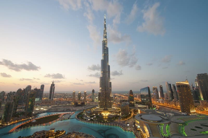 BurjKhalifaDay_GettyImages-183371461