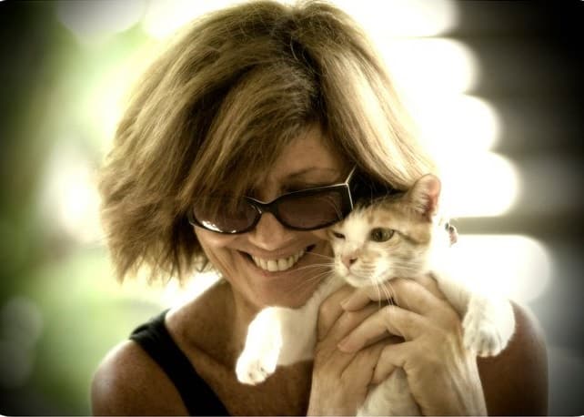 Elizabeth Henzell Villa Kitty.