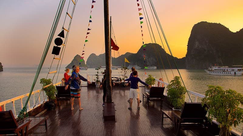 Halong-Bay-Cruise-Sunset