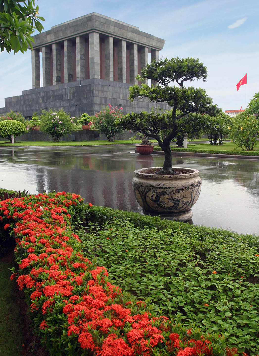 Ho-Chi-Minh-Mausoleum-Hanoi