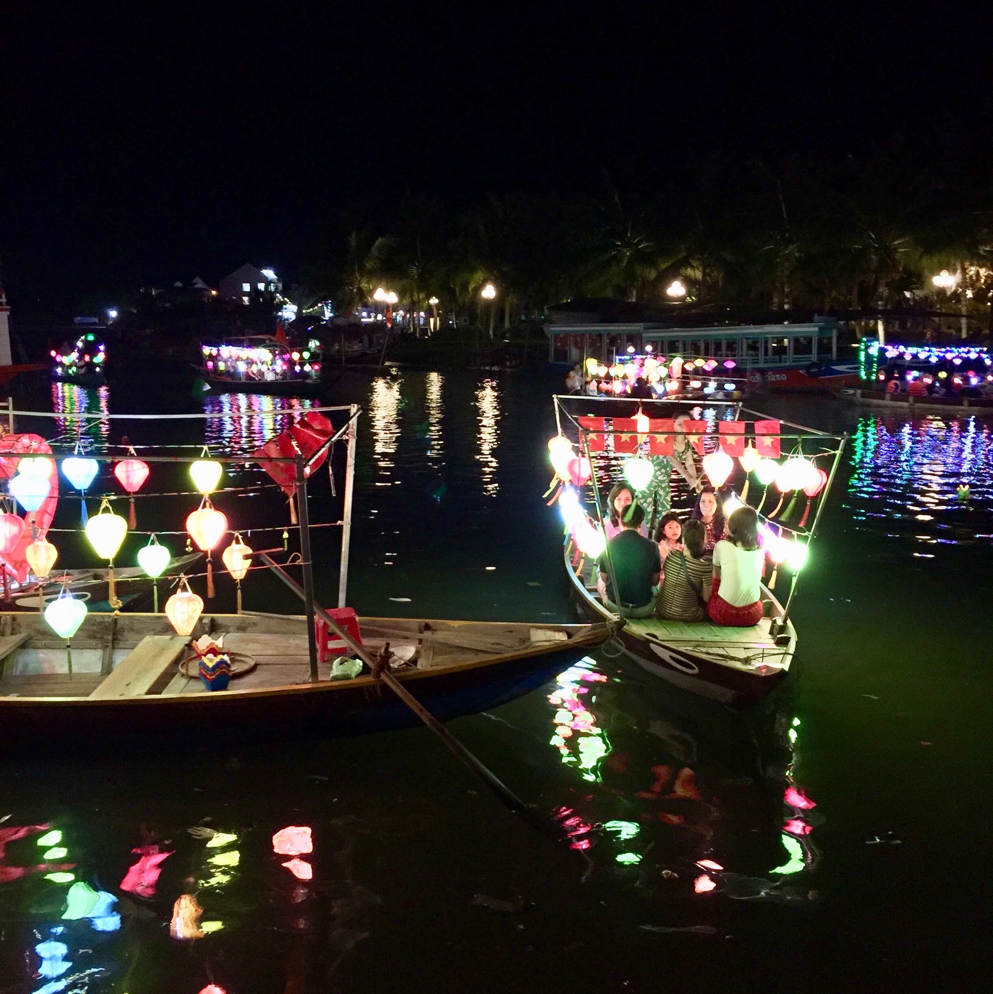 Night-boat-ride-hoi-an
