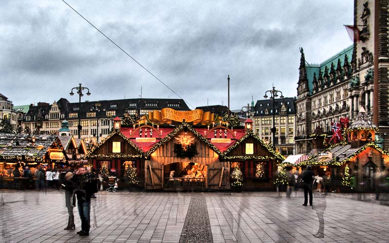 Rathausmarkt-hamburg-christmas-market