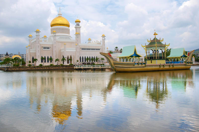 Sultan Omar Ali Saifuddin Mosque