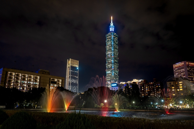 taipei 101 building at night taipei