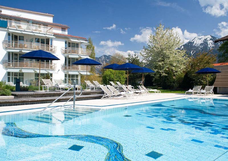 althoff-germany-outdoor-hotel-pool