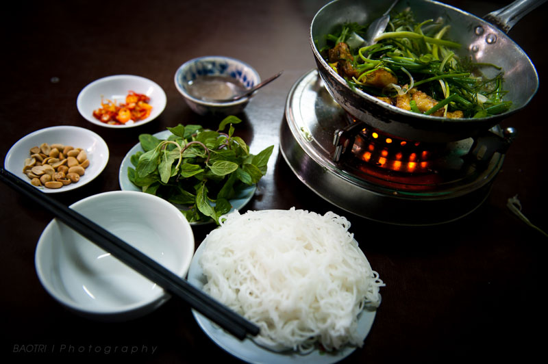 Cha Cha La Vong - Vietnam food