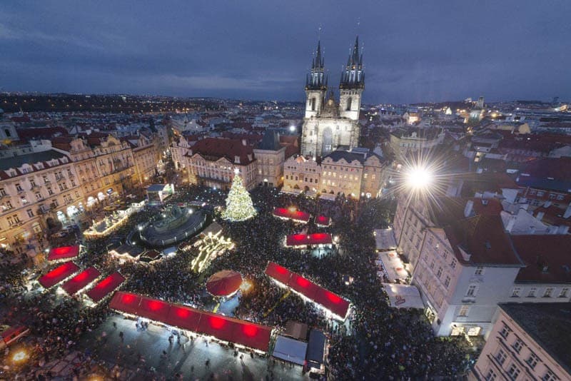 christmas-tree-prague-old-town-square