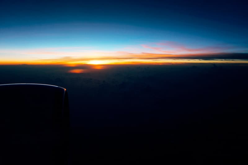 flight-to-taiwan-sunset