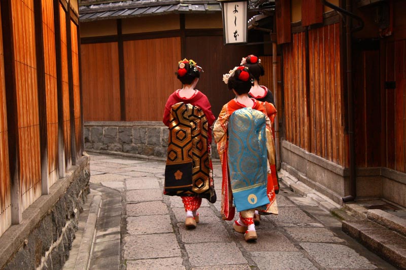 Geishas in Gion, Kyoto