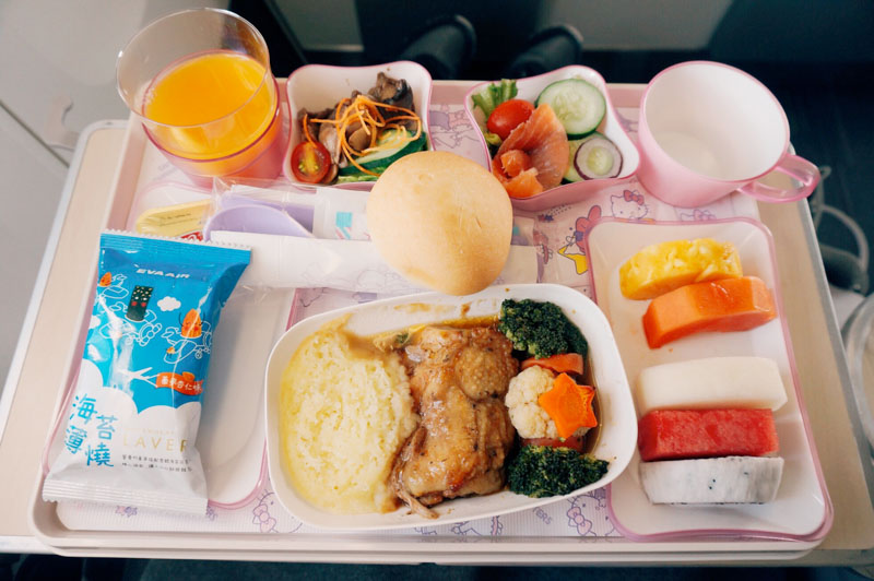 hello-kitty-flight-meal