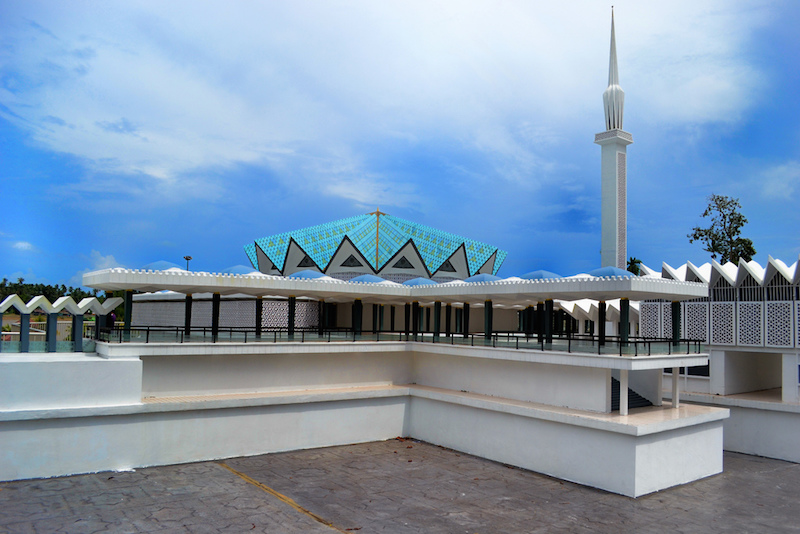 Walk around the sights, such as the pretty Masjid Negara
