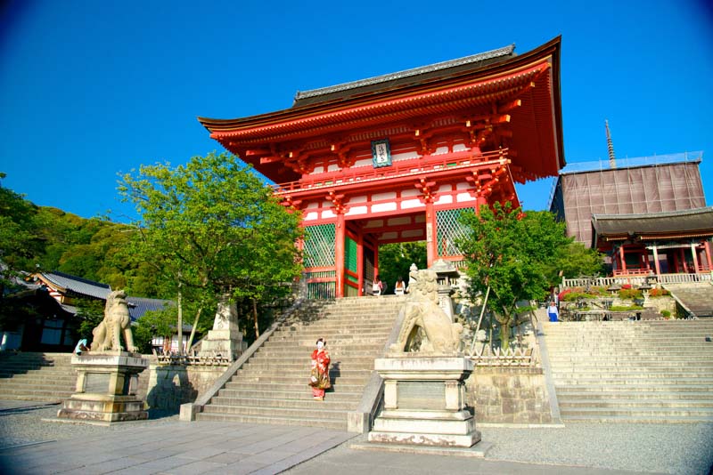 Temple in Kyoto Japan - Romantic Destinations