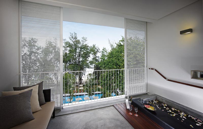 lone-pine-hotel-room