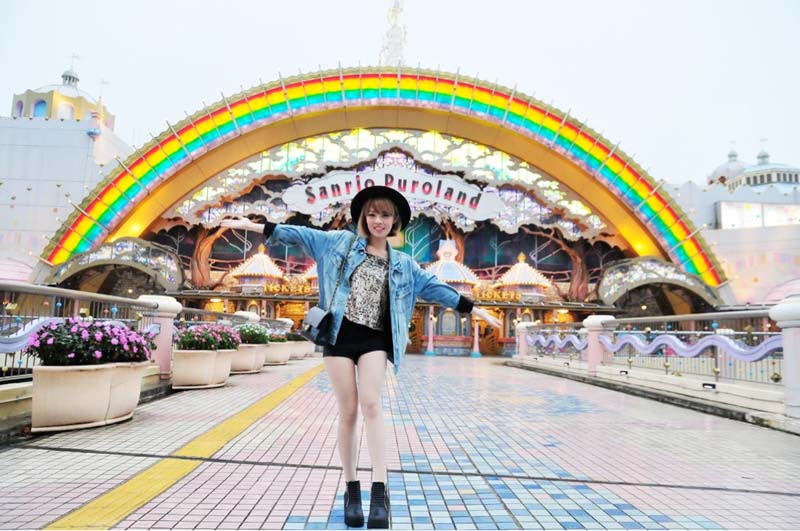Ms Bobo in Sanrio Puroland, Hello Kitty's Home