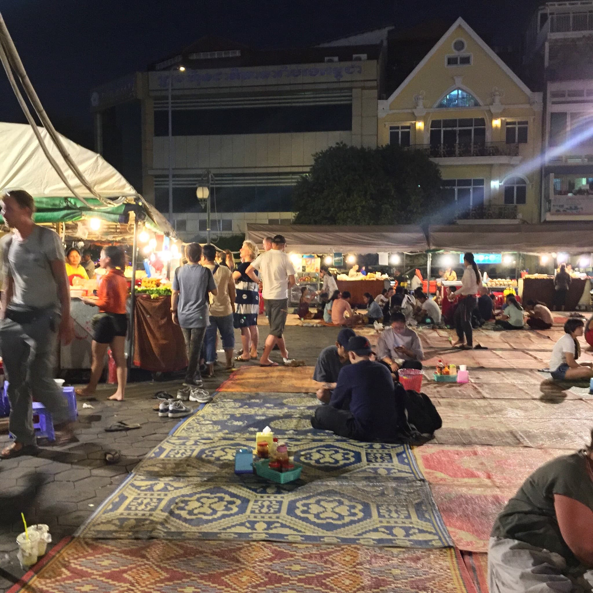 night-market-phnom-penh