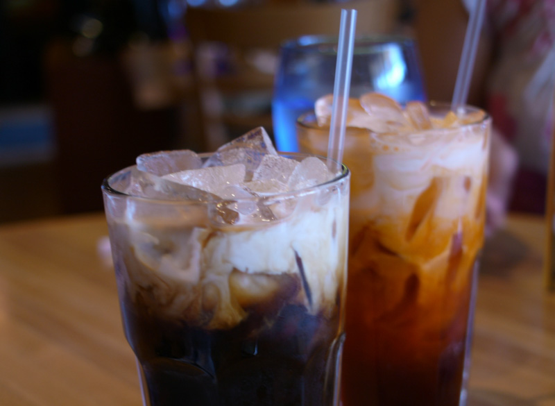 Thai iced coffee and iced tea