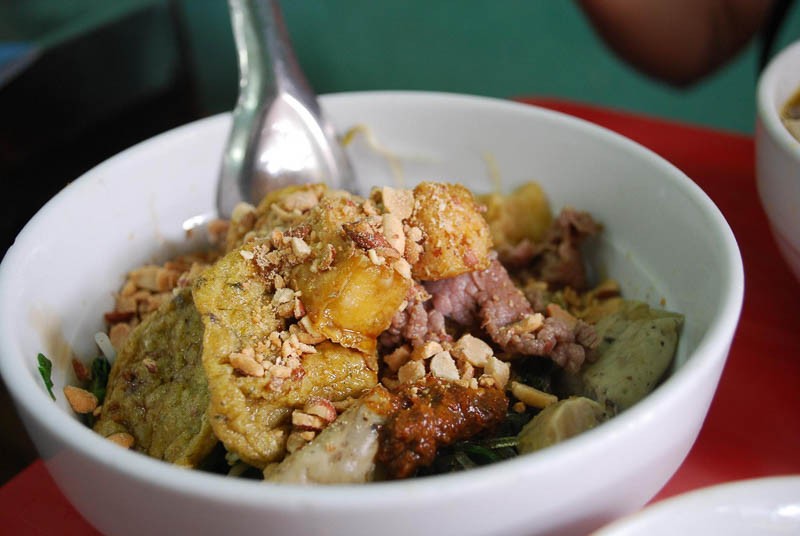 Vietnam vegetarian food - fried tofu