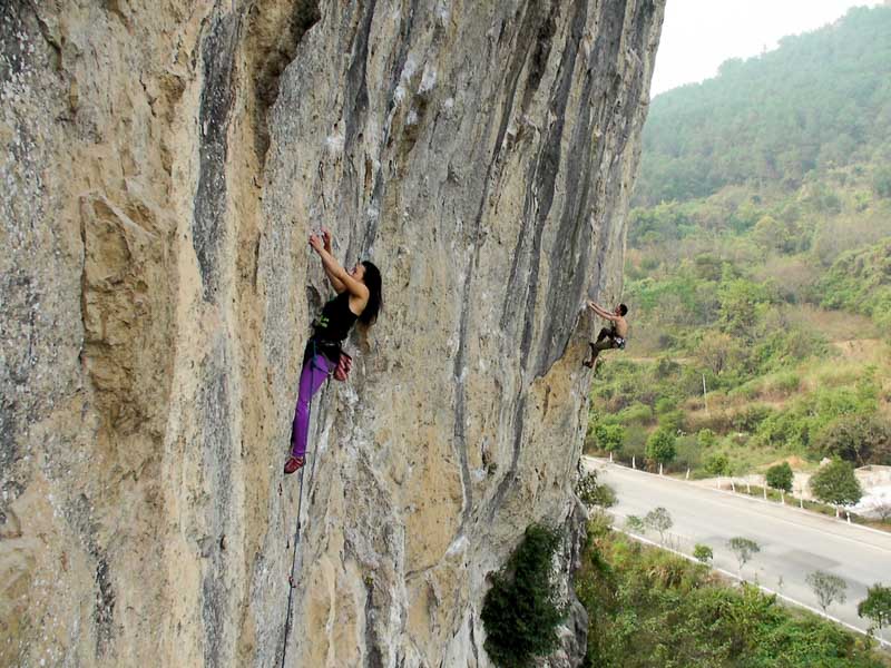 yang-shuo-rock-climbing